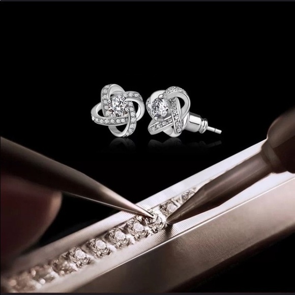 Sterling Sparkly**S925 Silver Love KNOT earrings - Picture 2 of 8